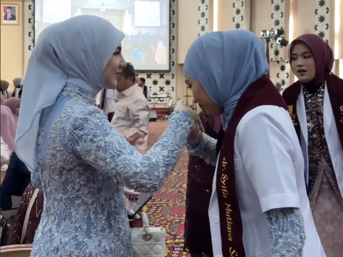 Momen Putri Sambung Lebih Dulu Cari Irish Bella Usai Baiat Dokter Muslim