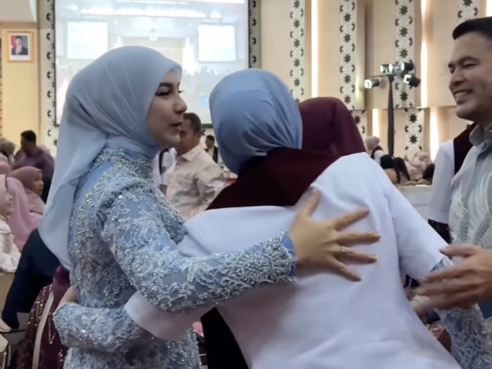 Momen Putri Sambung Lebih Dulu Cari Irish Bella Usai Baiat Dokter Muslim