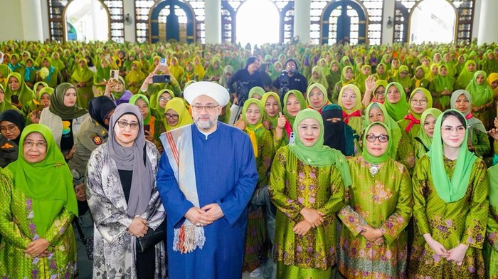 Ketua Umum Dewan Pembina PP Muslimat NU Khofifah Indar Parawansa
