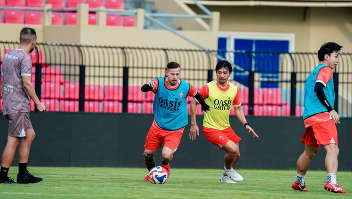 Tim Persijap Jepara saat berlatih di Stadion Gelora Bumi Kartini Jepara, Sabtu 16 Mei 2026.