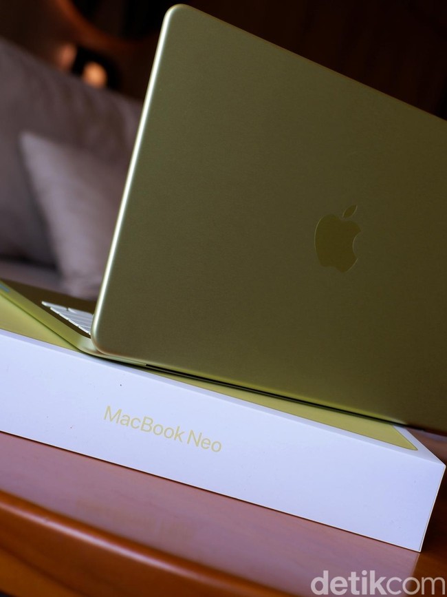 Unboxing MacBook Neo: Laptop Apple Rp 10 Jutaan Warna Citrus Bikin Kepincut