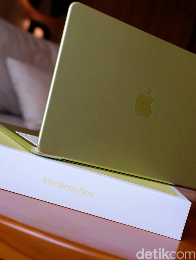 Unboxing MacBook Neo: Laptop Apple Rp 10 Jutaan Warna Citrus Bikin Kepincut