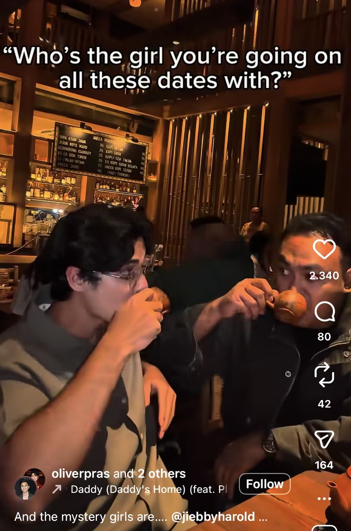 Momen Cinta Brian Asyik Masak Steak hingga Makan di Restoran