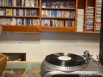 Musik Wasik Surabaya Jadi Surga Pecinta Kaset dan Piringan Hitam