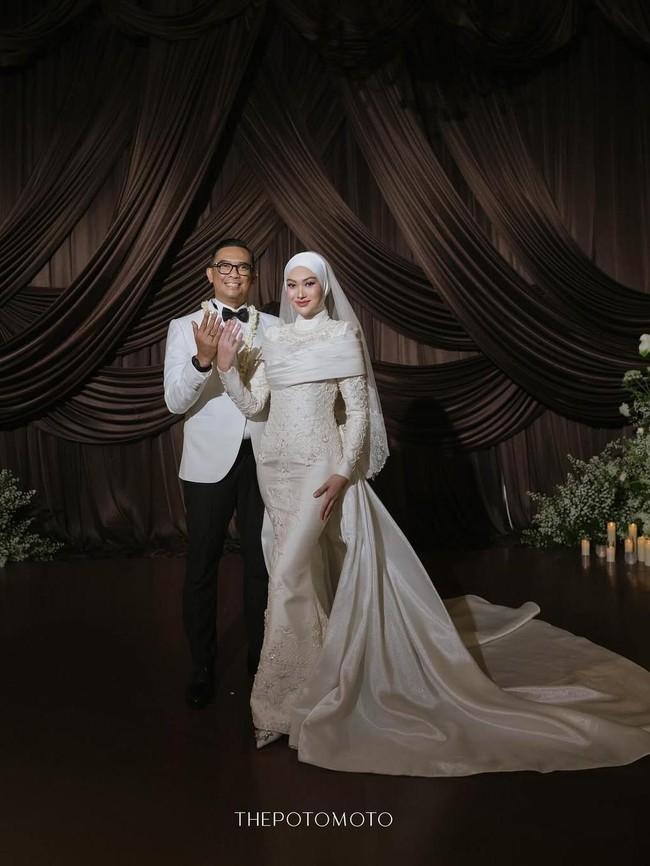 Indah Nada Puspita Menikah dengan COO Mobil Listrik, Elegan dengan Hijab & Veil