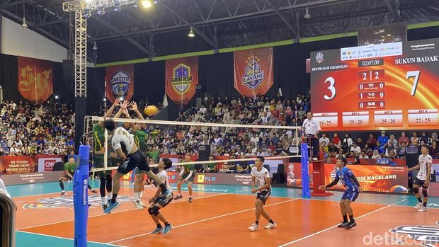 Pertandingan DPUPR Alib Grobogan vs Sukun Badak di SBY Cup 2026 di GOR Samapta, Kota Magelang, Minggu (17/5/2026). Pertandingan DPUPR Alib Grobogan vs Sukun Badak di SBY Cup 2026 di GOR Samapta, Kota Magelang, Minggu (17/5/2026).