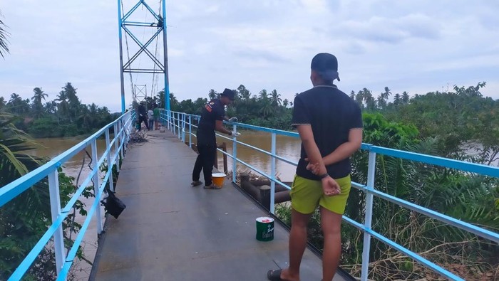 Polda Riau merampungkan pembangunan 42 jembatan.