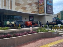 Video 5 Karyawan Terjebak Kebakaran Mal di Manado, 1 Tewas