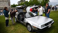Ratusan Mobil Klasik Ramaikan Lulworth Castle