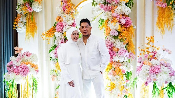 Rizal Armada dan istri menggelar walimatussafar.