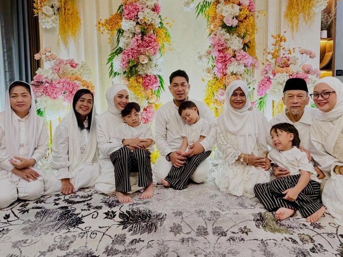 Rizal Armada dan Istri Gelar Walimatussafar Jelang Berangkat Haji