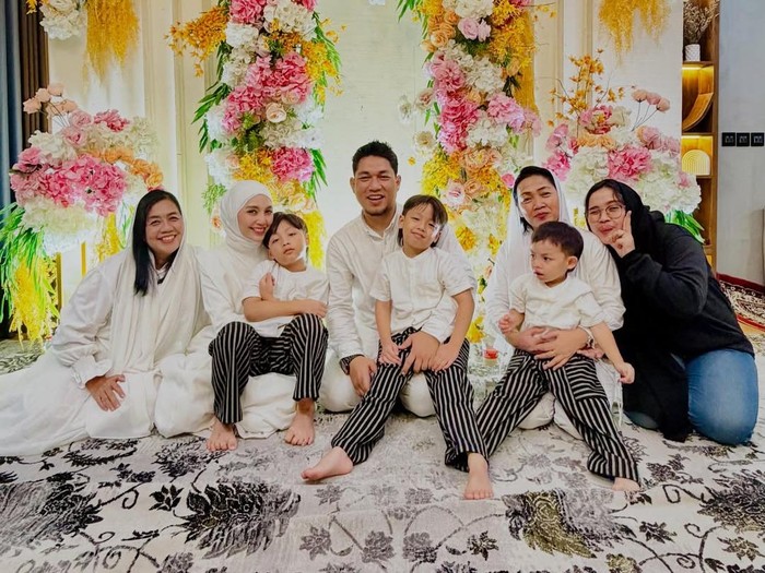 Rizal Armada dan Istri Gelar Walimatussafar Jelang Berangkat Haji