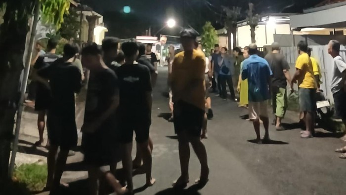 Rumah bos debt collector di Probolinggo dilempar bondet