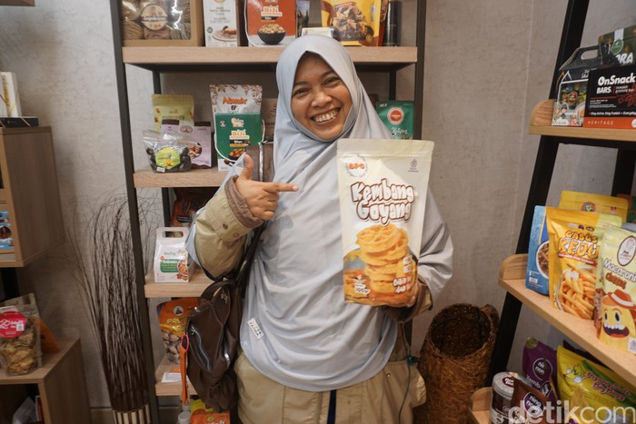 Awalnya Usaha Sampingan, Eks Buruh Pabrik Sukses Jualan Jajanan Betawi