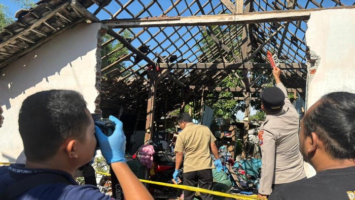 Rumah di Nganjuk hancur akibat ledakan petasan