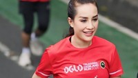 Shinta Bachir pada hari ini, Minggu (17/5/2026), ikut lomba lari Digiland 2026 di Jakarta. Begini penampilannya saat lari. (Foto: dok Instagram shinta_bachir86)
