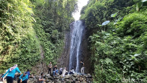 Suasana Curug Ciranca Kabupaten Cirebon Suasana Curug Ciranca Kabupaten Cirebon