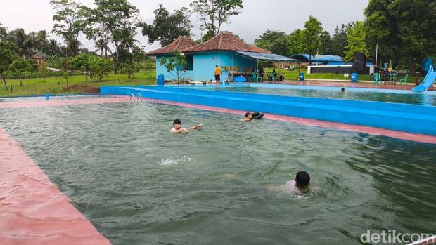 Suasana objek wisata bukit Panagaran Kuningan Suasana objek wisata bukit Panagaran Kuningan
