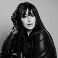 Beberapa foto hadir dalam warna hitam-putih. Meski demikian hal itu tak mengurangi pesona yang dipancarkan Tasya Farasya. Foto: Instagram/@tasyafarasya