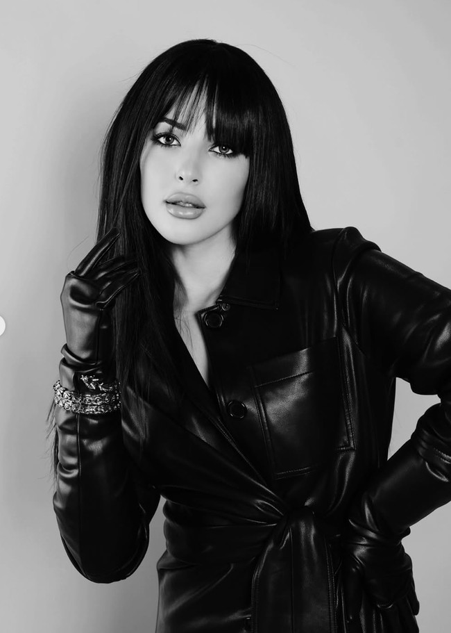 Penampilan Tasya banjir beragam pujian. Beberapa bahkan menyebutnya terlihat mirip dengan artis Hollywood lain, seperti Kim Kardashian, Dakota Johnson, hingga Monica Belluci. Foto: Instagram/@tasyafarasya