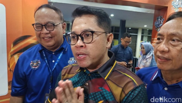 Wali Kota Magelang, Damar Prasetyono, dan Direktur Transmedia, Latif Harnoko, di GOR Samapta Magelang, Minggu (17/5/2026).