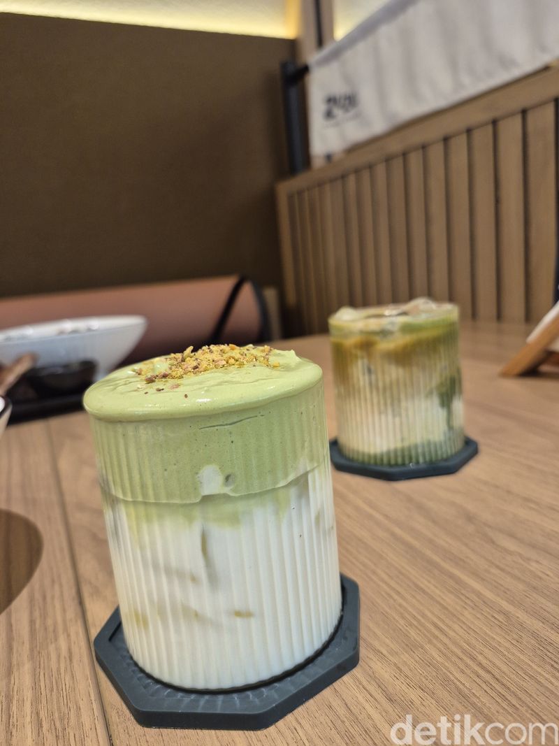 Restoran Zuzu Ramen & Izakaya di SCBD Park.
