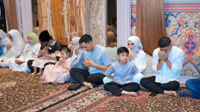 Suasana Haru Walimatussafar Ashanty-Anang Jelang Pergi Haji