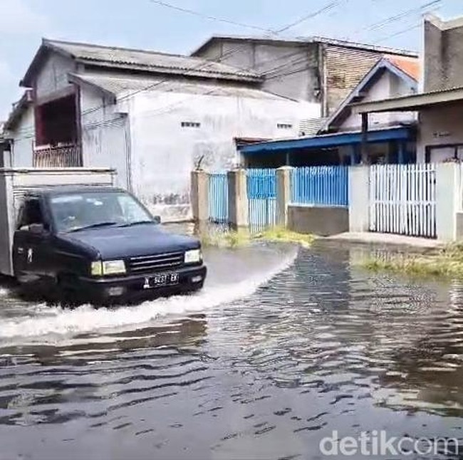 Pesisir Utara Pasuruan Mulai Banjir Rob