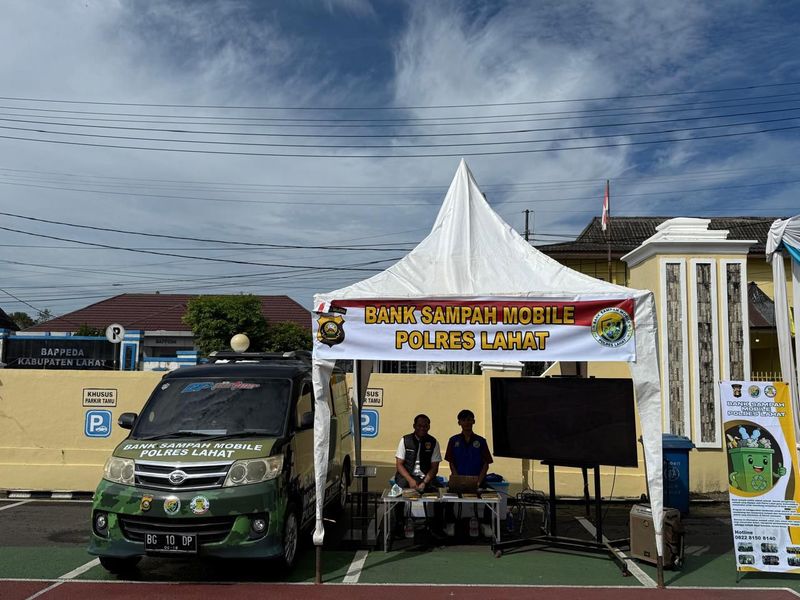 Bank sampah mobile yang diinisiasi Polres Lahat (dok. Polda Sumsel)