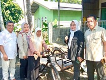 Viral Doakan Jemaah Haji, Ema Dapat Becak Baru dari Andre Rosiade