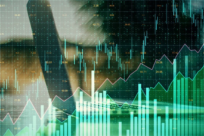 RAJA Siap Stock Split, GIAA Pangkas Rugi di Tengah Tekanan IHSG