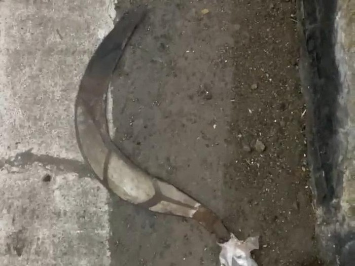 Petugas TPR Parangtritis Lama, Bantul, yang sedang tugas malam jadi korban sabetan celurit oleh pemotor tak dikenal, Minggu (17/5/2026).