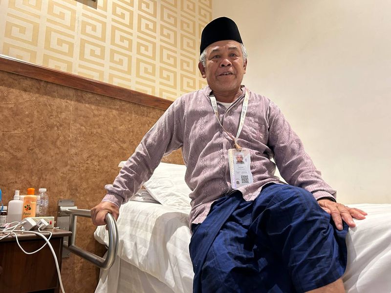 Damiri, jemaah haji lansia asal kabupaten tegal Damiri, jemaah haji lansia asal kabupaten tegal yang menggunakan fasilitas kamar khusus lansia.
