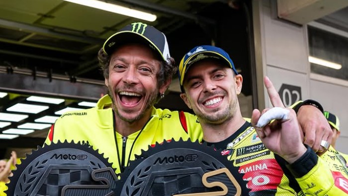 Fabio Di Giannantonio rayakan kemenangan MotoGP Catalunya bareng Valentino Rossi
