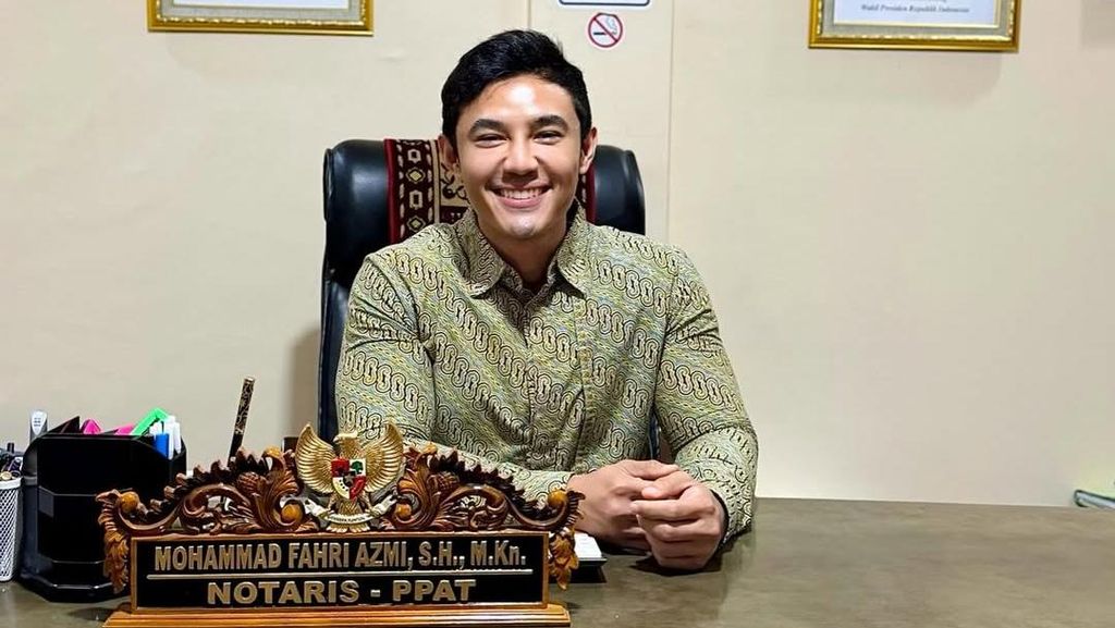 Fahri Azmi Loncat dari Sinetron ke Dunia Notariat