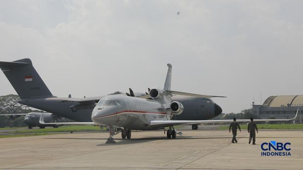 Falcon 8X, dan A400M MRTT di Lanud Halim Perdana Kusuma, Jakarta, Senin (18/5/2026). (CNBC Indonesia/Muhammad Sabki) Falcon 8X, dan A400M MRTT di Lanud Halim Perdana Kusuma, Jakarta, Senin (18/5/2026). (CNBC Indonesia/Muhammad Sabki)
