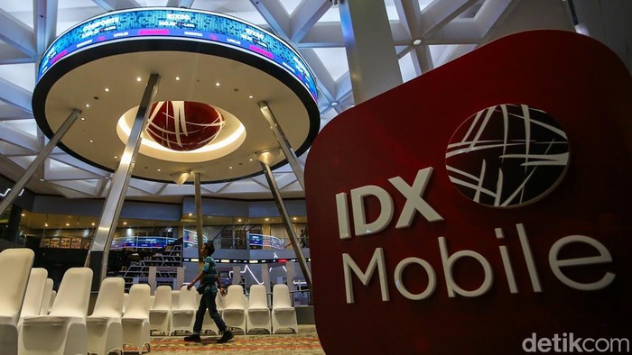 Dikutip dari RTI, Senin (18/5/2026), IHSG pada penutupan turun sangat dalam hingga 124,07 poin ke level 6.599,24 atau melemah 1,85%. IHSG dibuka di level 6.628,97 dengan level tertinggi 6.631,28 dan terendah 6.398,78.