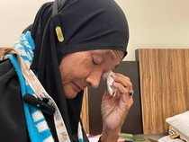 Puluhan Tahun Hidup Sendiri, Nenek Jumaria Pergi Berhaji dan Jadi Ikon Dunia