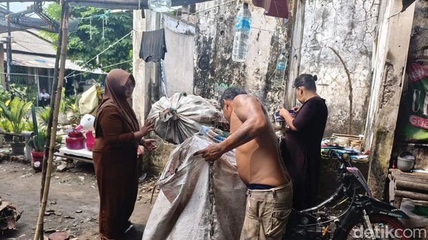 Kampung pemulung di Sidoarjo Kampung pemulung di Sidoarjo