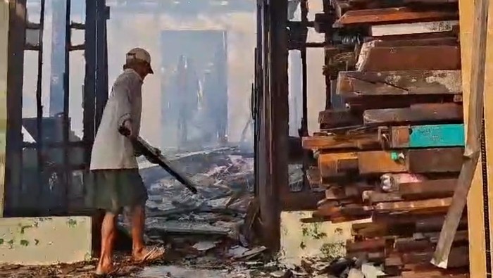 Kebakaran di Lamongan