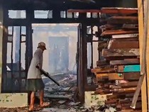 Rumah dan Kandang Isi 70 Kambing Terbakar Hebat di Lamongan, 1 Mati