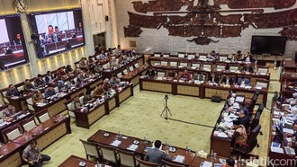 Anggota DPR Sentil Gubernur BI soal Rupiah: Mungkin Sekarang Saatnya Mundur