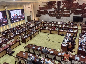 Anggota DPR Sentil Gubernur BI soal Rupiah: Mungkin Sekarang Saatnya Mundur