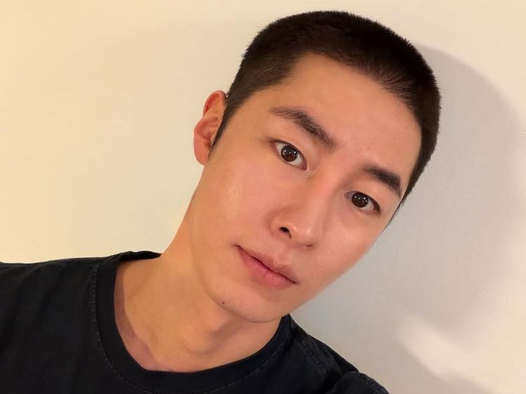 Lee Jae Wook Pamer Visual Tampan dengan Kepala Plontos, Resmi Mulai Wamil