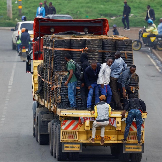 Mogok Transportasi Lumpuhkan Nairobi, Ribuan Penumpang Terlantar