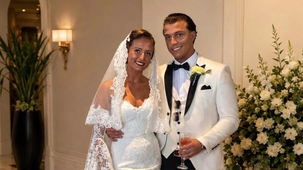 Potret Putri Petinju Tyson Fury Jadi Pengantin di Usia 16, Menikah Pakai Crocs