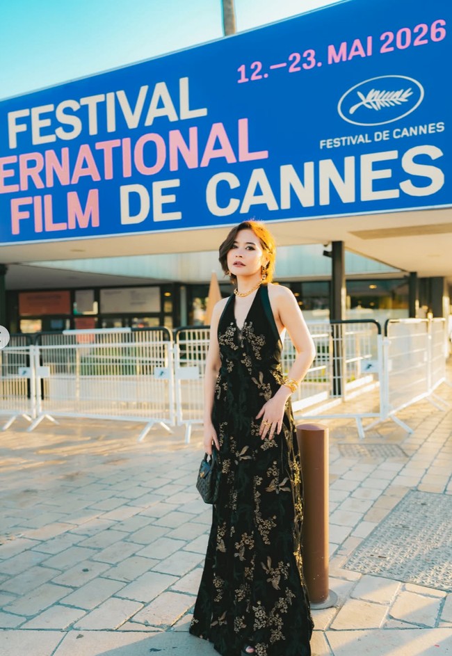 Penampilan Prilly Latuconsina di Cannes Film Festival ini pun menuai banyak pujian. Banyak netizen menyebut Prilly tampil cantik maksimal di acara bergengsi tersebut. Foto: Instagram/@prillylatuconsina96