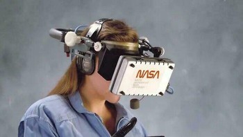 NASA Saat Mereka Membuat Salah Satu Headset VR Terawal Pada Tahun 1985 Foto: Boredpanda