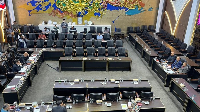 Baleg DPR menggelar RDPU dalam rangka membahas pemantauan UU Tipikor pascaputusan Mahkamah Konstitusi di kompleks parlemen, Senayan, Jakarta, Senin (18/5/2026).