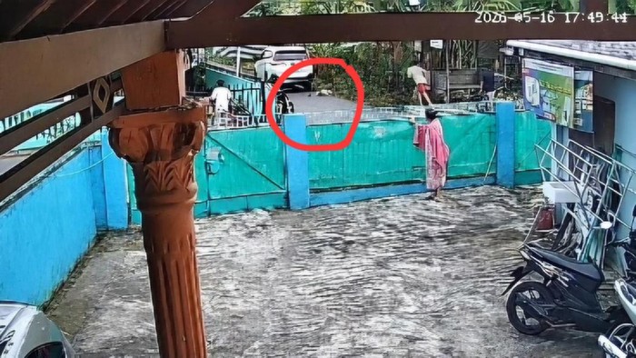 Rekaman CCTV bocah 7 tahun di Lubuklinggau ditabrak dan dilindas Toyota Rush